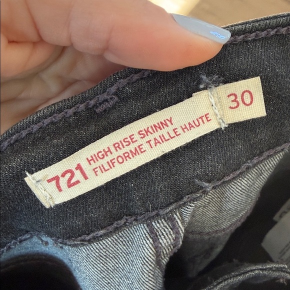 👖 Levi’s 721 High Rise Skinny Jeans – Dark Gray / Black
Size 30 - Picture 6 of 10